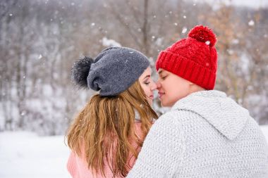 E ti bacio la bocca bagnata di crepuscolo